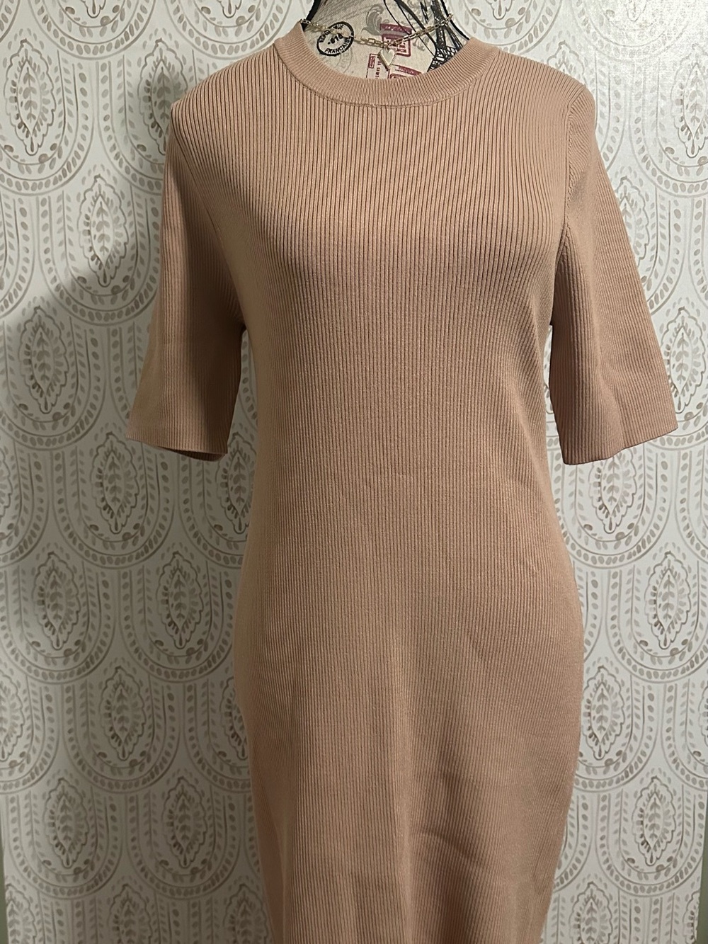 525 America Ribbed Short-Sleeve Midi Dress in Dusty brown